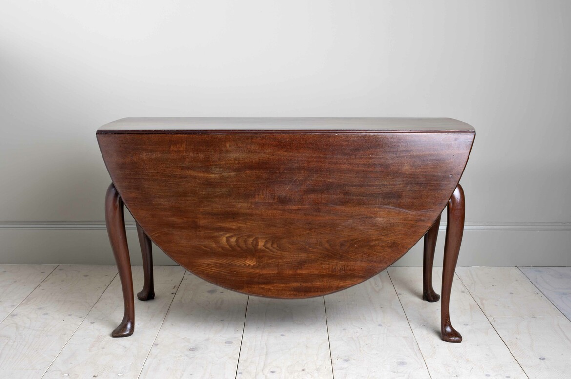 Max Rollitt George III Cuban mahogany oval drop-leaf table